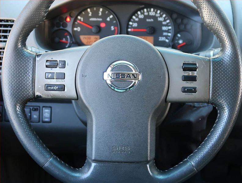 Nissan Navara (2008) 2.5 DCi, 4X4 - fotka 15 z 18
