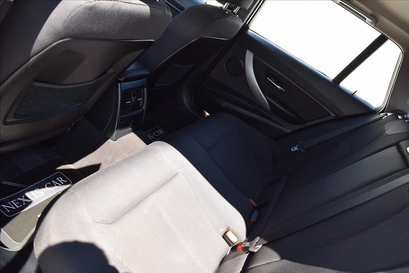 BMW Řada 3 2,0 318d F31 105KW NAVI TAŽNÉ - fotka 18 z 48