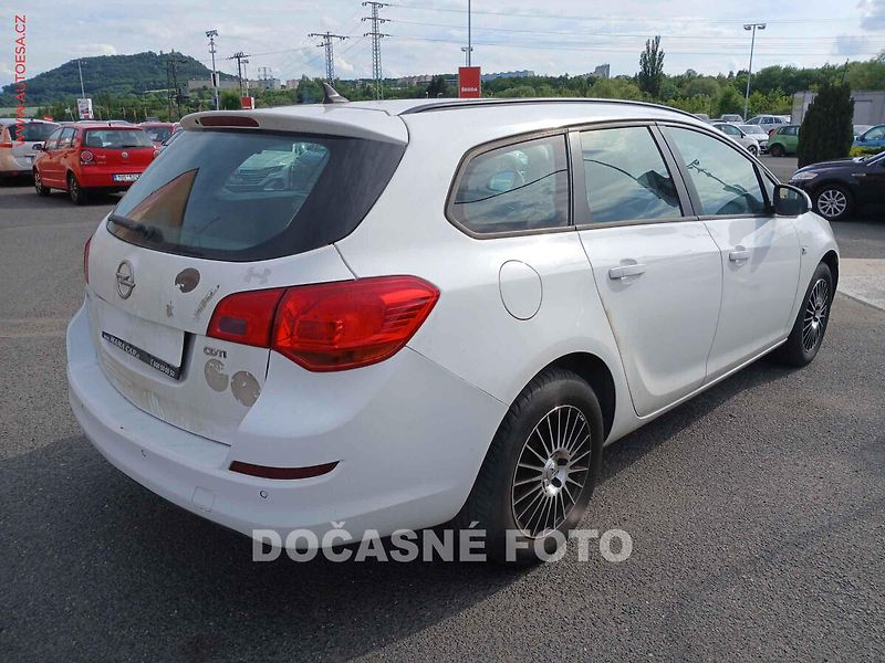 Opel Astra (2015) 1.6 CDTi, ČR, autoAC, temp - fotka 2 z 3