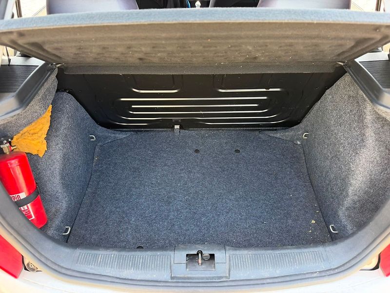 Škoda Fabia HB Classic 1.2HTP 40kW 55 - fotka 7 z 19
