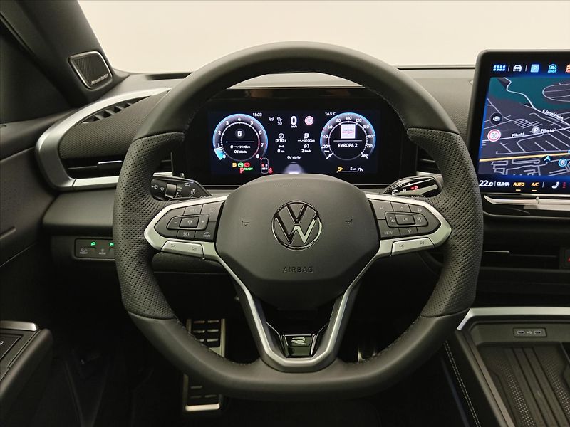 Volkswagen T-Roc (2026) 1,5   R-line eTSI 110 kW 7DSG - fotka 20 z 23