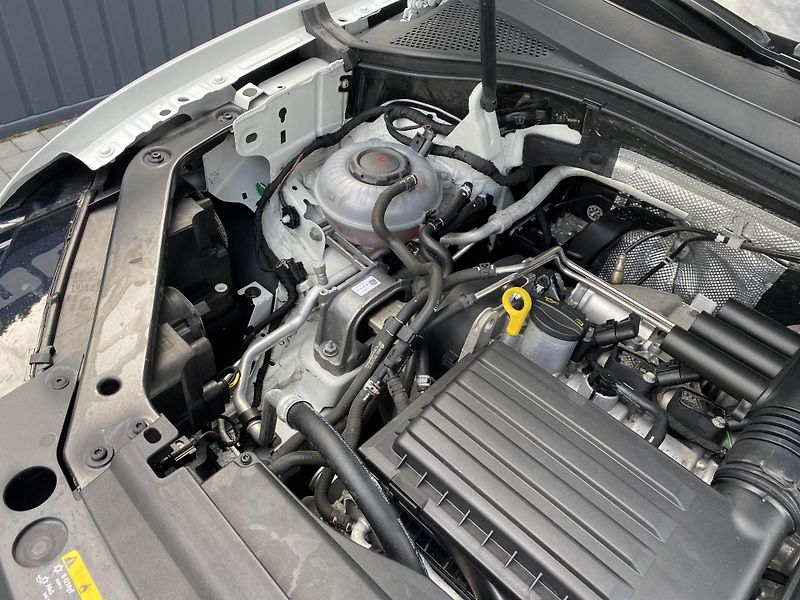 Volkswagen Tiguan 1.4 TSI 92kW -1xMAJ.-ALU-TAŽNÉ - fotka 44 z 46