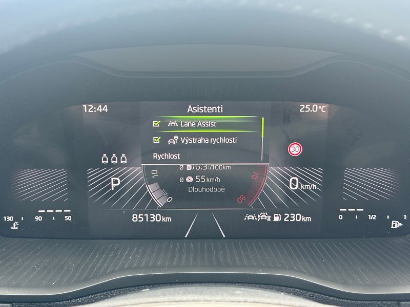 Škoda Karoq (2024) Fresh 1.5 TSI 110 kW DSG - fotka 8 z 25