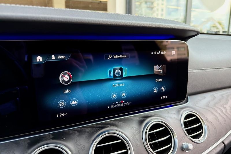 Mercedes-Benz Třídy E (2020) E 220d 4Matic AMG Line - fotka 87 z 112