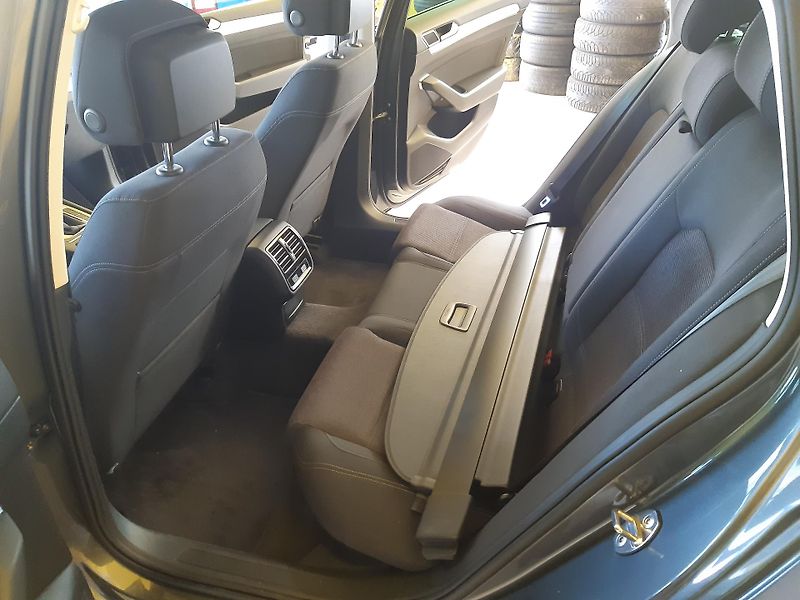 Volkswagen Passat 2.0 TDI COMBI NAVI TEMPOMAT - fotka 17 z 21