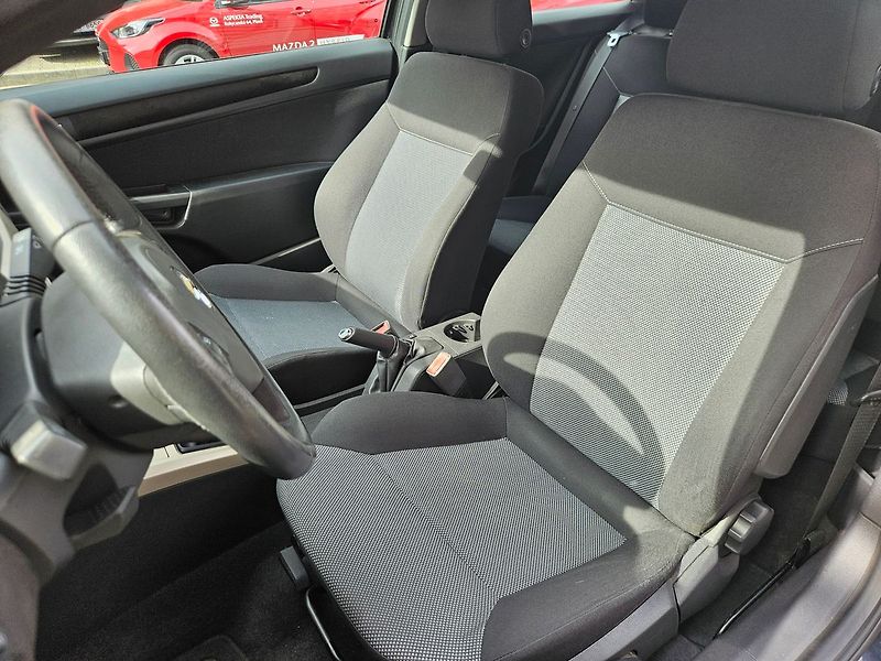 Opel Astra 1,8 ECOTEC 103kW, 2.majitel - fotka 12 z 27