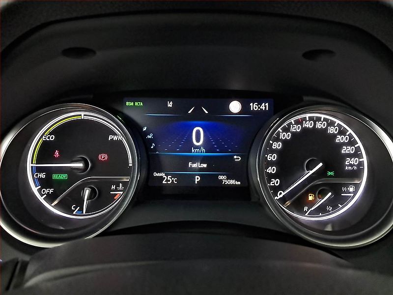 Toyota Camry (2023) Executive 2.5 Hybrid - fotka 11 z 19