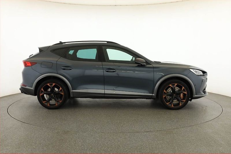Cupra Formentor (2022) 2.0 TSI VZ 4Drive - fotka 6 z 19