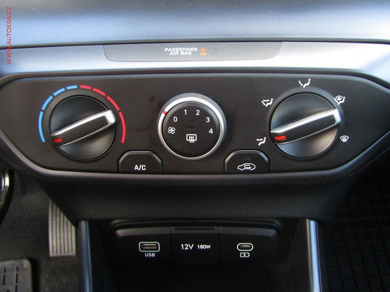 Hyundai i20 (2024) 1.2i, 1.maj,ČR - fotka 14 z 22
