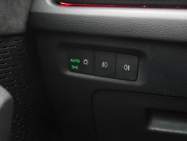 Škoda Octavia (2021) RS 2.0 TSI - fotka 21 z 32