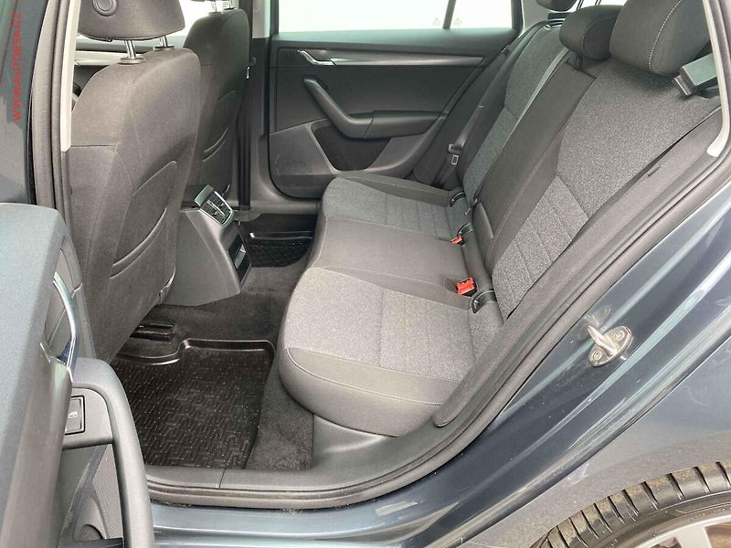 Škoda Octavia (2019) 1.5 TSi, Soleil, LED, +kola - fotka 10 z 17