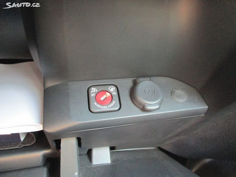 Opel Zafira 2,0HDI-110KW-STK 9/2027 - fotka 24 z 28