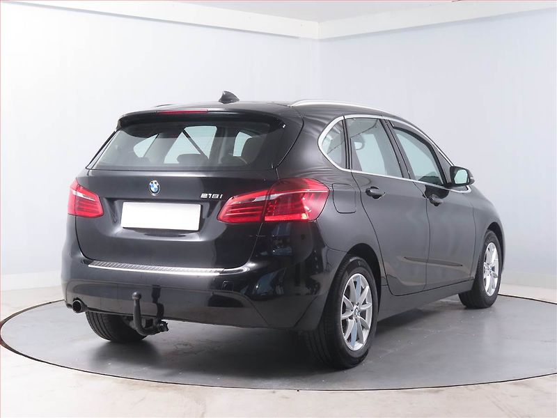 BMW Řada 2 (2015) 218i Active Tourer, Serv.kniha - fotka 5 z 14