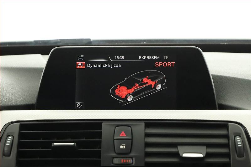 BMW Řada 3 (2016) 320d GT, 4X4, Automat - fotka 13 z 18