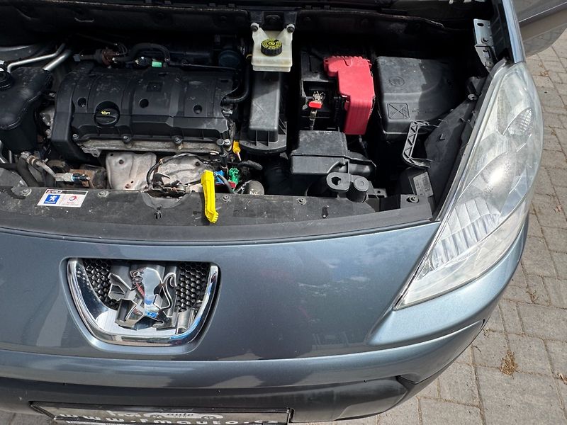 Peugeot Partner (2009) 1.6 16V - fotka 28 z 28