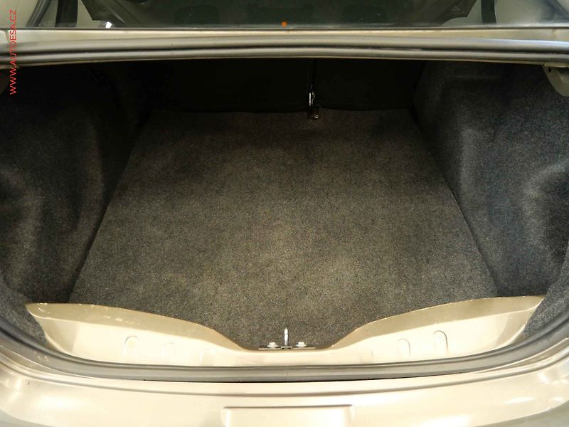 Peugeot 301 (2014) 1.6i, 2.maj,ČR, servis.kniha - fotka 7 z 18