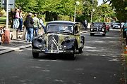 Na tradiční Lidický okruh dorazily desítky historických automobilů a motocyklů, které obdivovali návštěvníci z Kladna i širokého okolí.