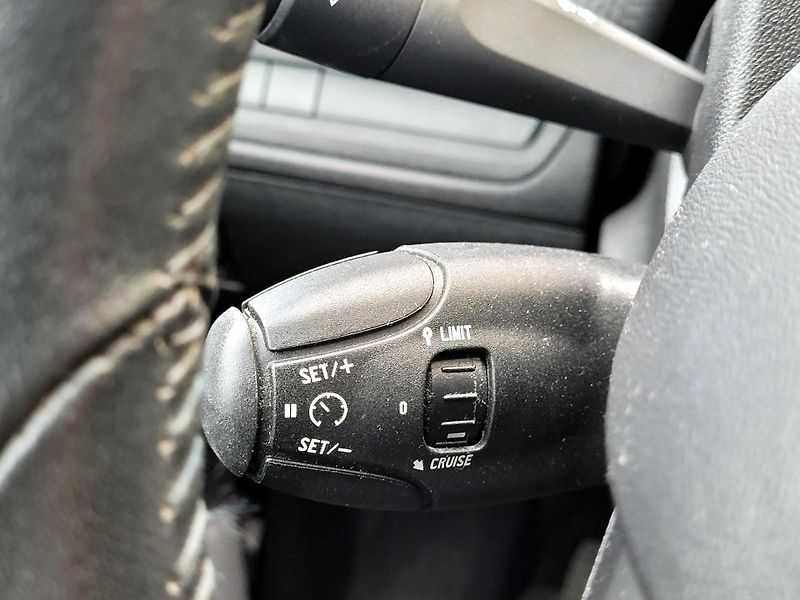 Peugeot 2008 1,2 MÁLO NAJETO*CZ,SERVIS - fotka 34 z 39