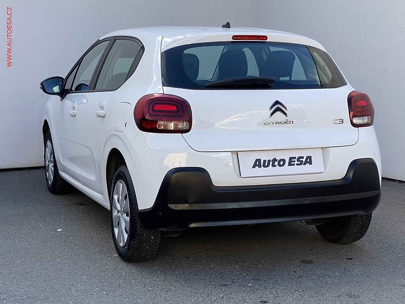 Citroën C3 (2022) 1.2, Feel, navi - fotka 6 z 17