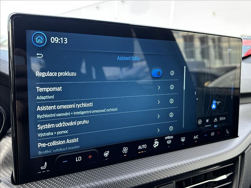 Ford Kuga 2,5 HEV 138kW ST-Line X AWD - fotka 29 z 38