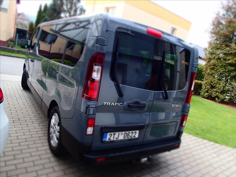 Renault Trafic 2,0 1.maj. ČR,DPH, 8míst - fotka 5 z 48