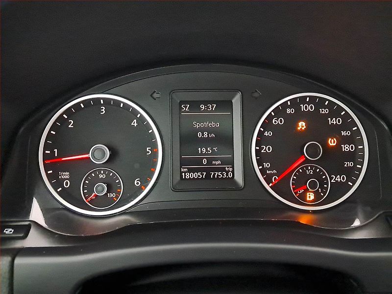 Volkswagen Tiguan (2009) 2.0 TDI, 4X4, Navi, Xenony - fotka 11 z 20
