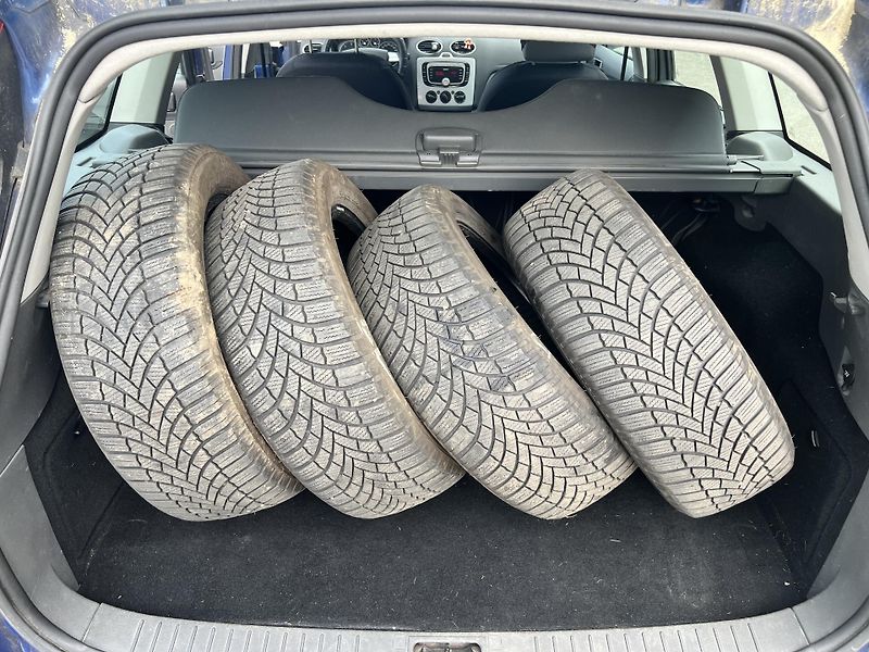 Ford Focus 1,6TDCI 74KW,KLIMA,2xPNEU - fotka 15 z 39