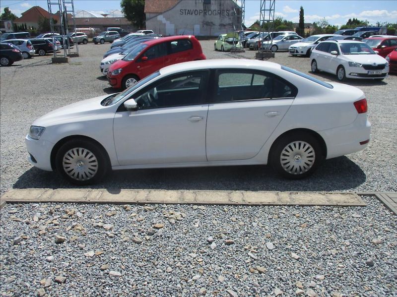 Volkswagen Jetta 1,6 TDI,klima,servis,1.maj,CZ, - fotka 4 z 27