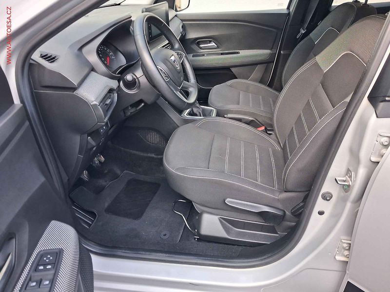 Dacia Jogger (2022) 1.0TCe, AC, TZ, park.čidla - fotka 9 z 16