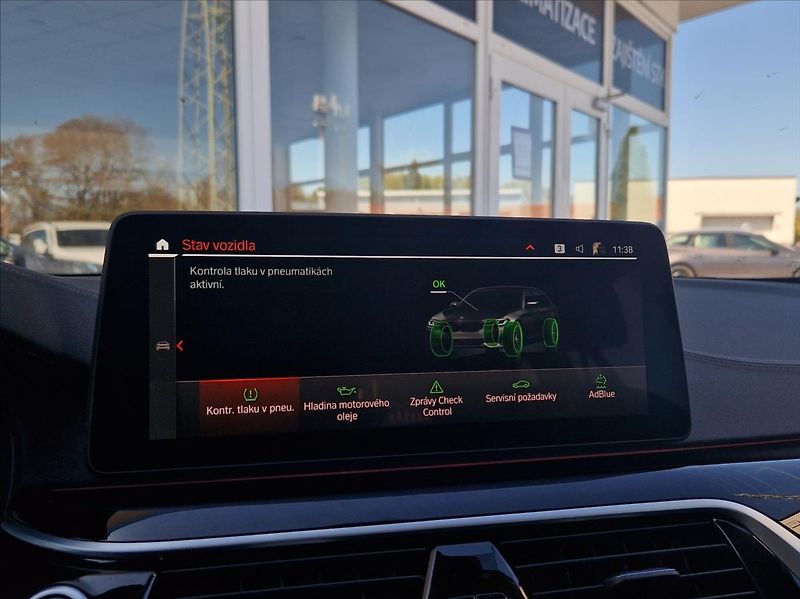 BMW Řada 5 3,0 530d TOURING KOMPLETVÝBAVA - fotka 29 z 39