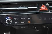 Stejně jako třeba v elektromobilu EV6 hraje tento panel dvě role