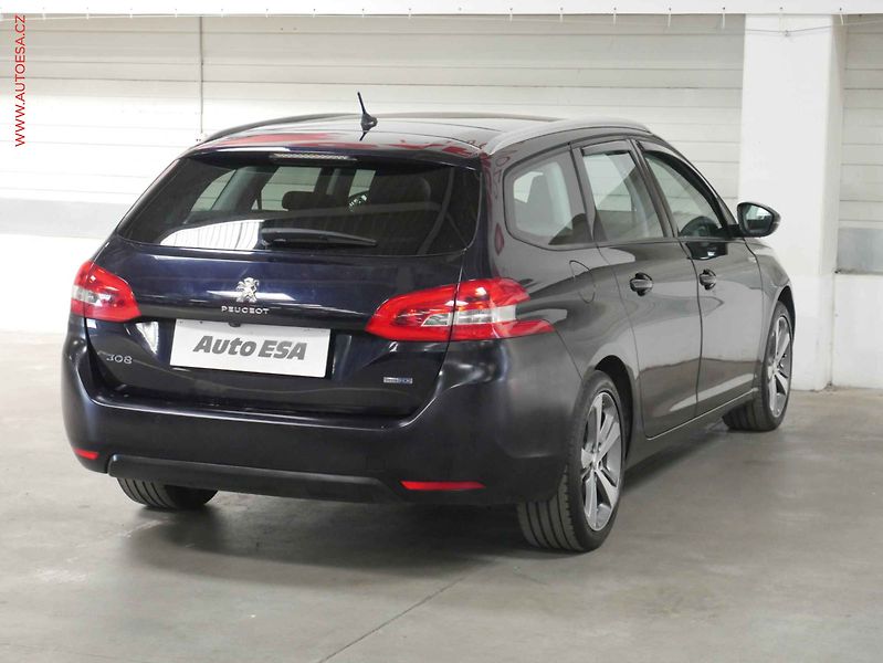 Peugeot 308 (2016) 2.0 HDi, Navigace - fotka 6 z 25