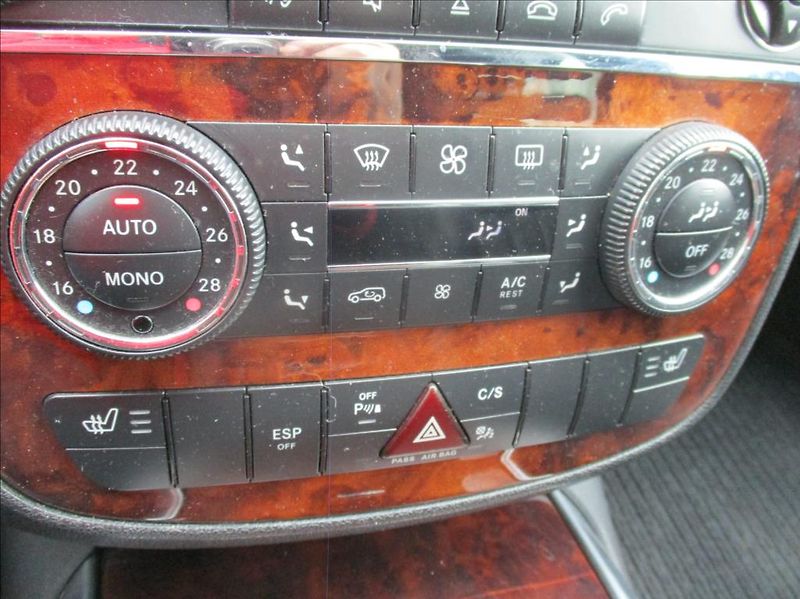 Mercedes-Benz Třídy R 3,0 320CDI, AMG, 4MATIC, DPH, - fotka 24 z 49
