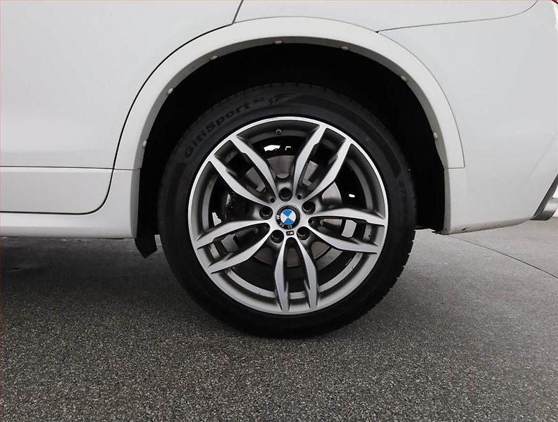 BMW X4 (2014) xDrive30d, 4X4, Automat - fotka 19 z 19