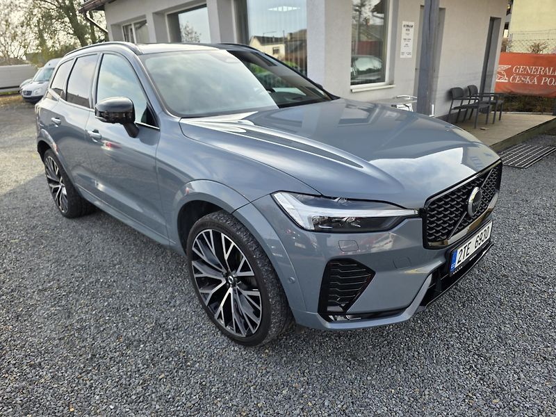 Volvo XC60 2.0 D R-Designe Bowers&Wilkins - fotka 1 z 34