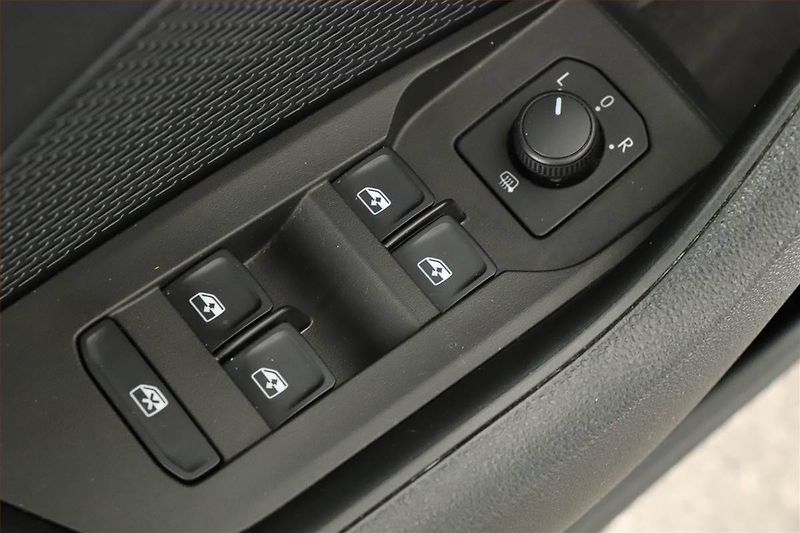 Škoda Octavia (2023) Ambition 2.0 TDI, ČR,1.maj - fotka 9 z 21