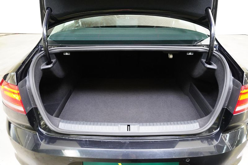 Volkswagen Passat - fotka 24 z 24