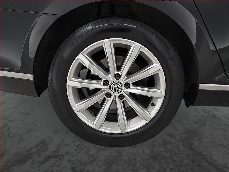 Volkswagen Passat (2017) Highline 2.0 TDI, Automat - fotka 15 z 19
