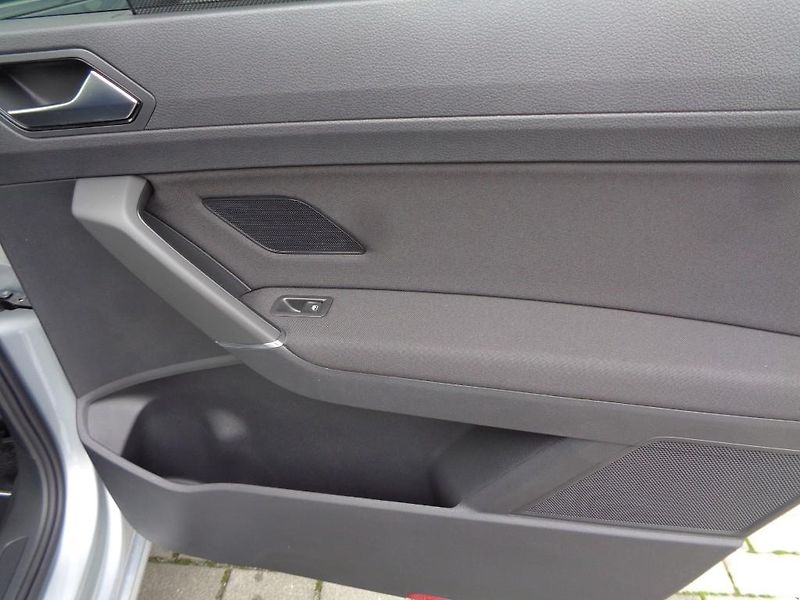 Volkswagen Touran People 1,5 TSI EVO 7DSG - fotka 29 z 30