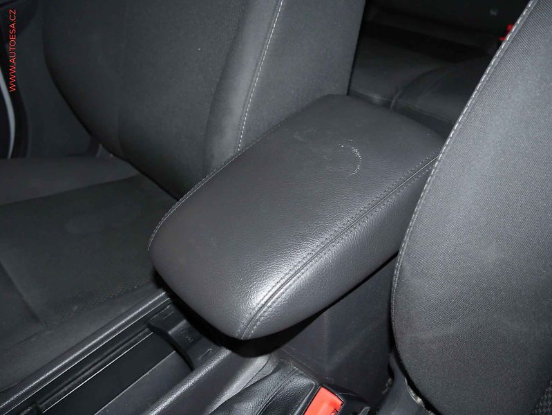 Ford Focus (2018) 1.5 TDCI, Klima - fotka 15 z 17