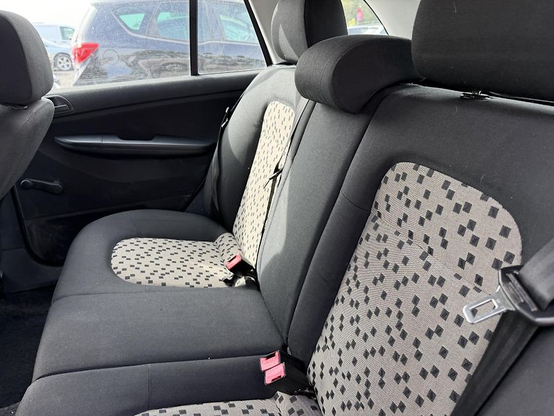 Škoda Fabia 1.2i - fotka 12 z 18