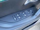 Peugeot 2008 (2021) 1.2PT, Allure, AT - náhled 13