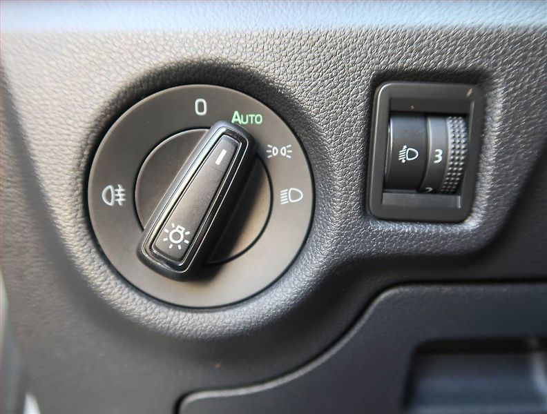 Škoda Kamiq (2023) Ambition 1.0 TSI, Serv.kniha - fotka 15 z 16
