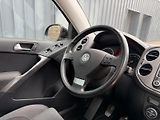 Volkswagen Tiguan 2,0 TDI /4x4/ SPORT / servis.k - náhled 22