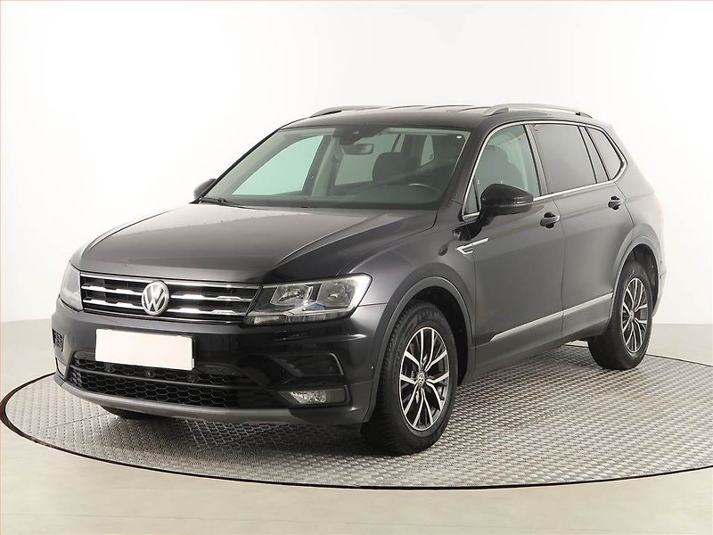 Volkswagen Tiguan Allspace (2018) Comfortline 2.0 TDI, Automat - fotka 2 z 19