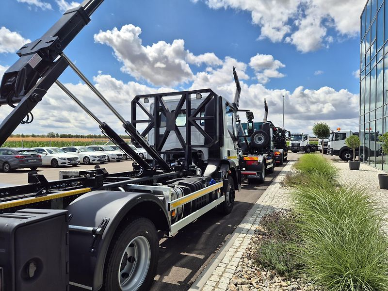 Iveco Eurocargo 140E22 TRAKTOR KONTEJNER  - fotka 11 z 14