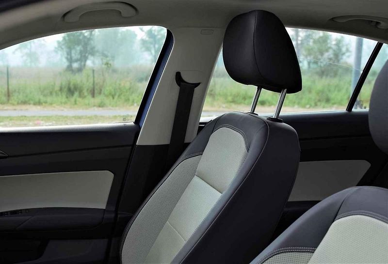 Škoda vytvořila pro indické modely speciální prohlubeň na palubní desce