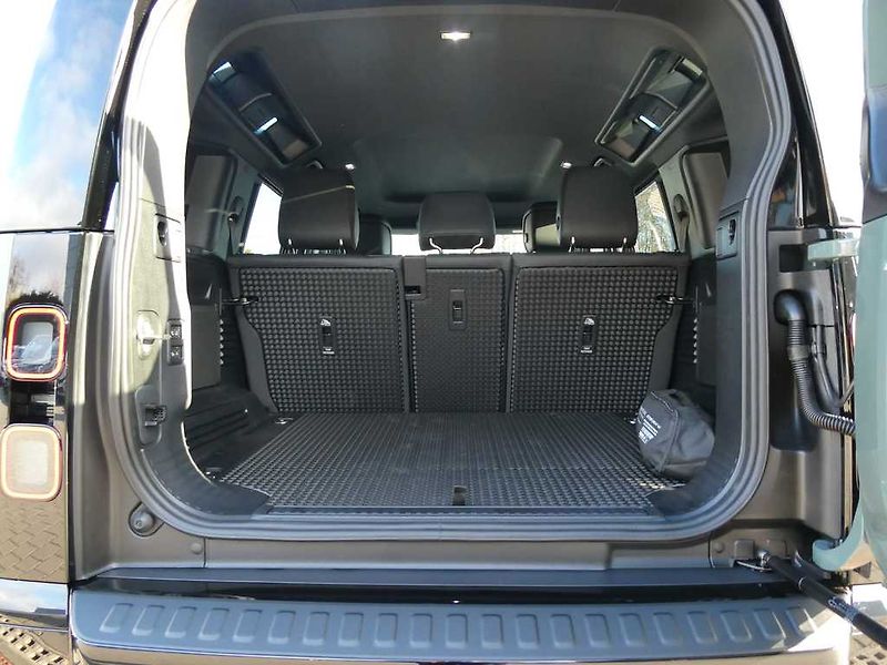 Land Rover Defender (2026) 110 3,0 TROPHY EDITION D350 - fotka 35 z 47