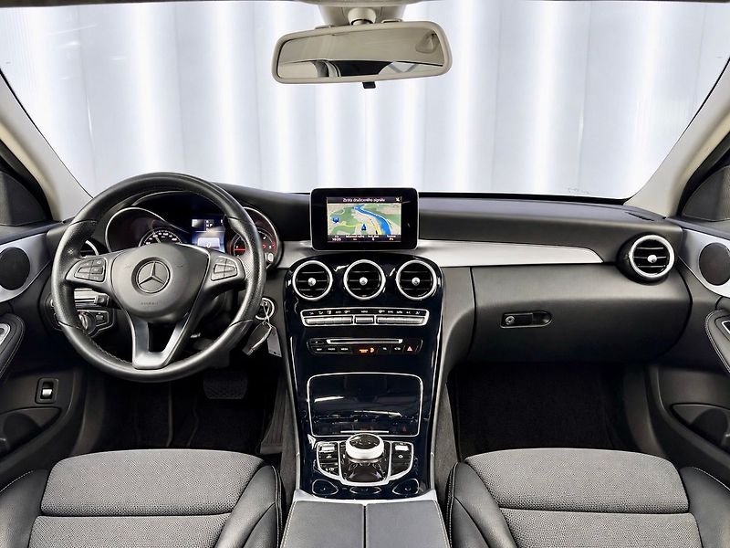 Mercedes-Benz Třídy C 4MATIC AVANTGARDE, LED, TEMPOM - fotka 9 z 25