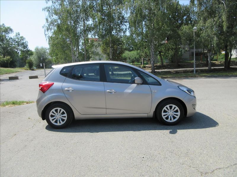 Hyundai ix20 1,4 i Klima, Tažné, Nové v ČR - fotka 10 z 26